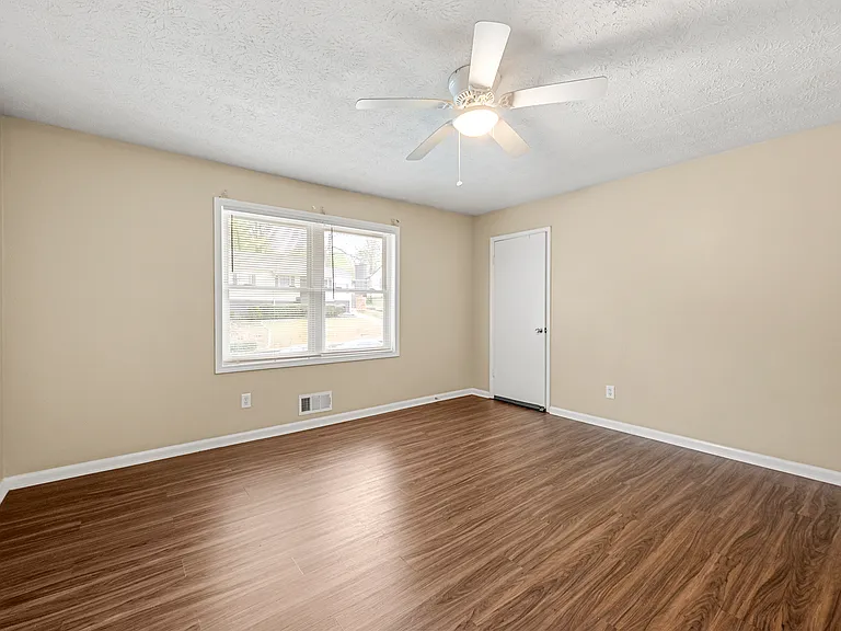 1009 Cedar Ave #6 — Photo 10