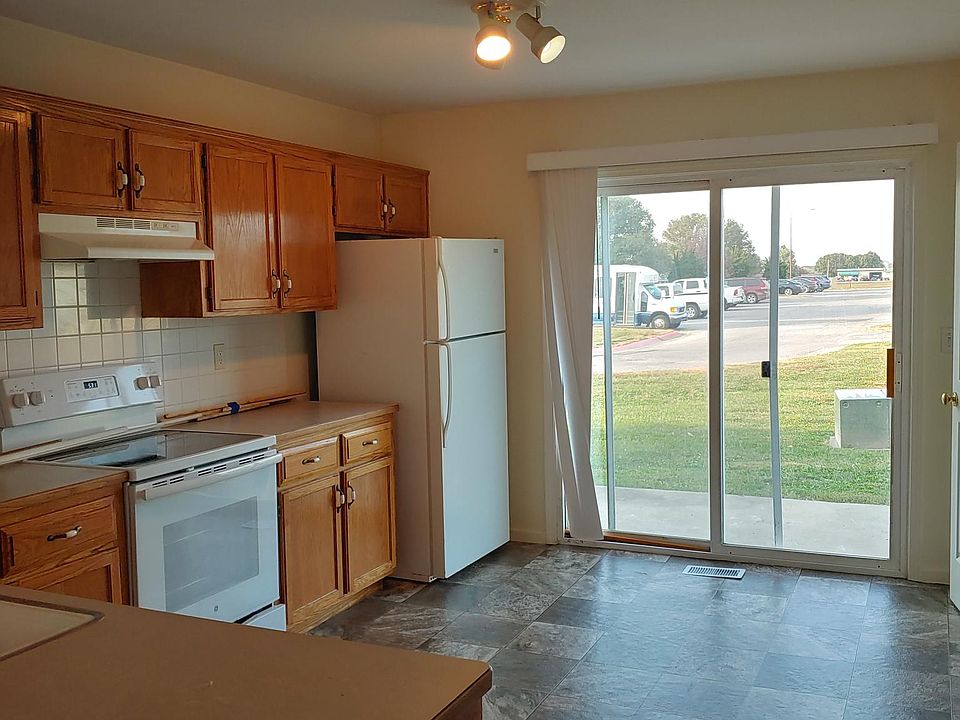 2nd image of 293 S Bedford St