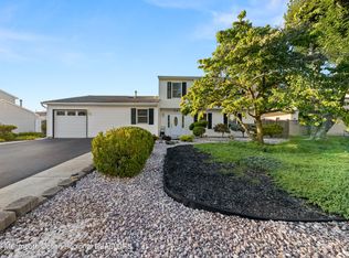 24 Snowdrift Ln, Howell, NJ 07731