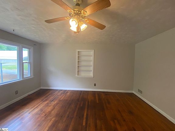 2nd image of 1021 Hardee Ct