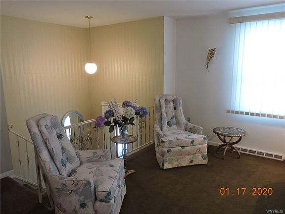 3rd image of 38 Yvette Dr