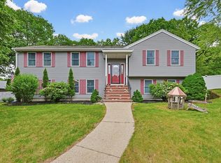5 Otter Pond Rd, Lynnfield, MA 01940