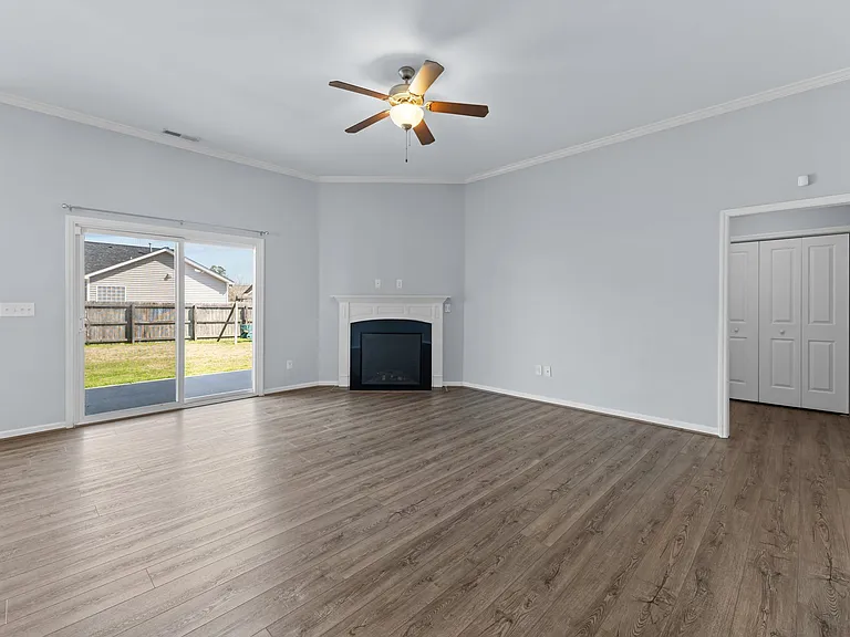 205 Lynden Ln — Photo 26
