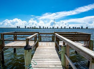 100 Lehane Ter APT 1, North Palm Beach, FL 33408
