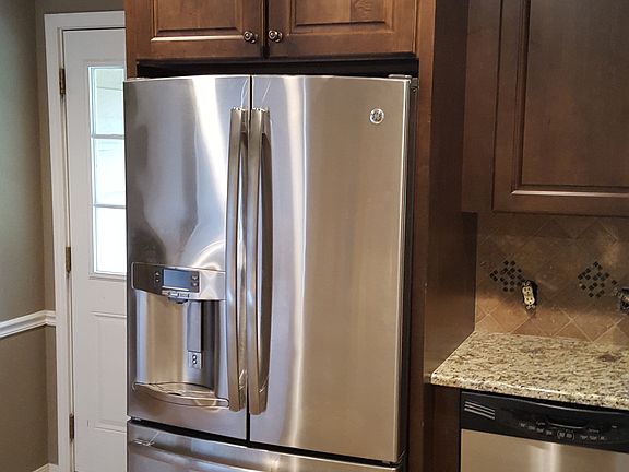 5th image of 105 Woodcrest Dr