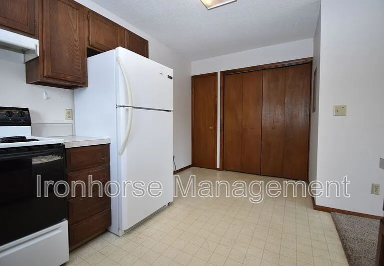 1901 S Black Ave #C — Photo 9