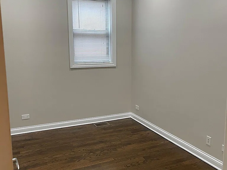 1756 W Montrose Ave #1 — Photo 16