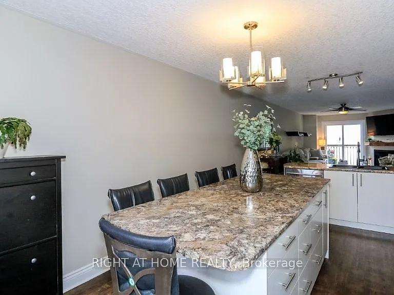 43 Olive Cres #201 — Photo 4