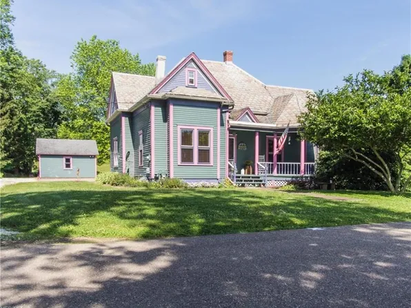 278 W Park St, Zoar, OH 44697