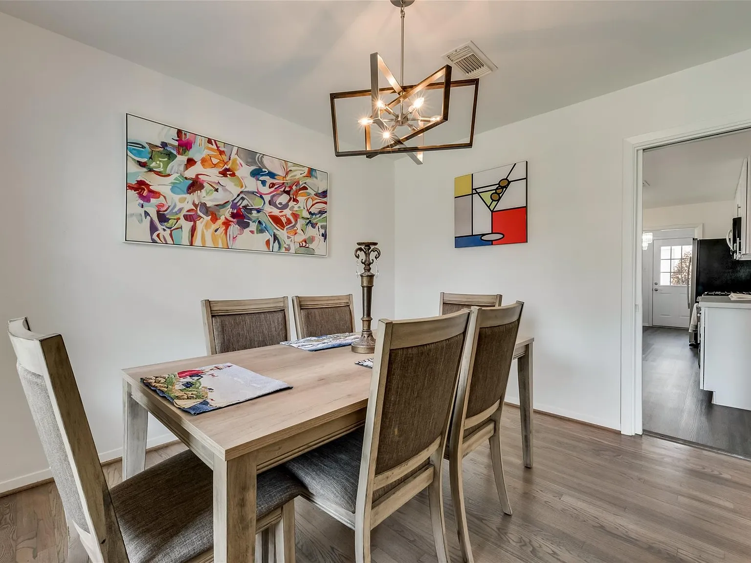 3 bed, 1866 sqft, $2,100 — Photo 4