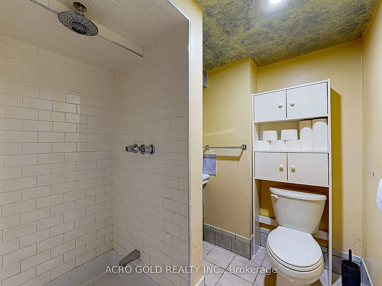 125 Leighland Ave — Photo 33