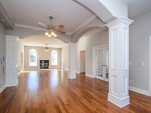 5th image of 2219 Old Falls Dr