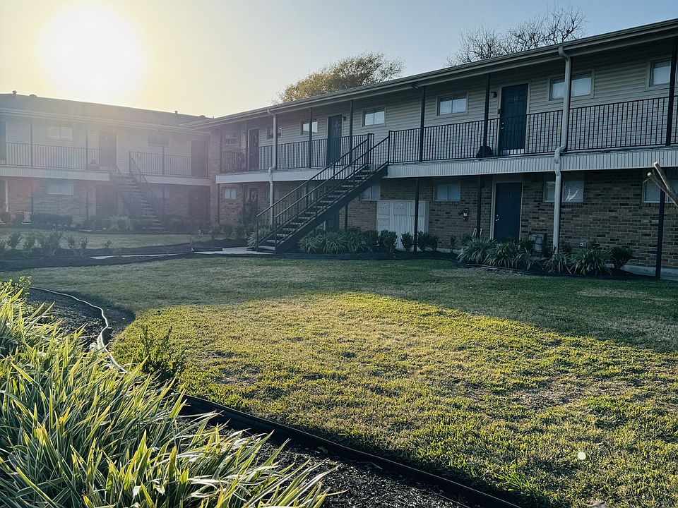1st image of 1924 Avenue H APT 14