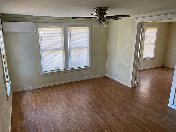 4th image of 2621 W Blount St