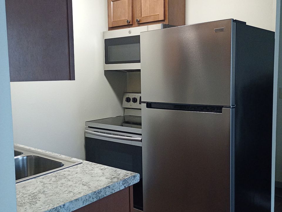 1st image of 4655 Hamilton Ave #9