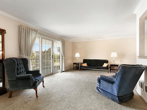 3rd image of 10457 Eagle Ridge Dr #140