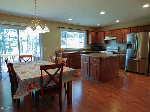 3rd image of 13428 Red Leaf Ct