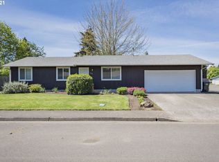 485 SW Juniper St, Junction City, OR