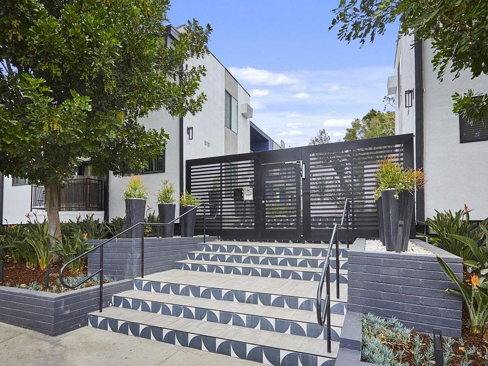 2nd image of 1300 N Curson Ave #92mkbg160