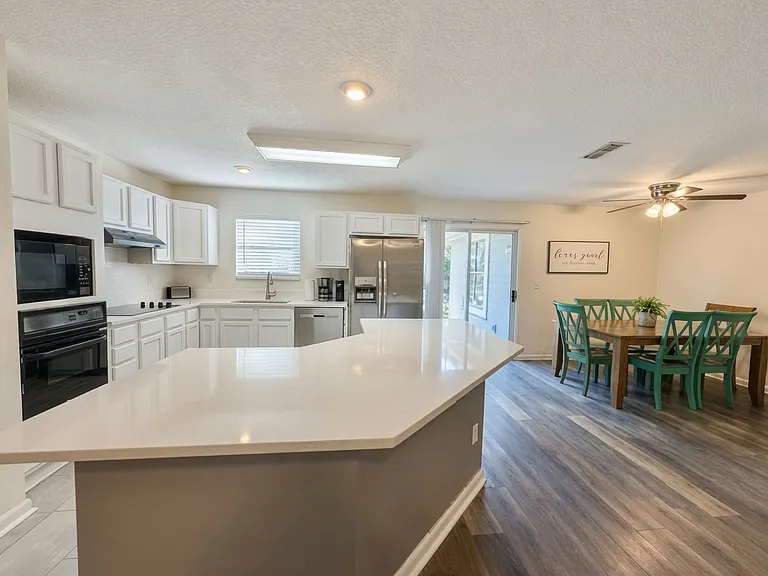 6752 Veronica Ct — Photo 12