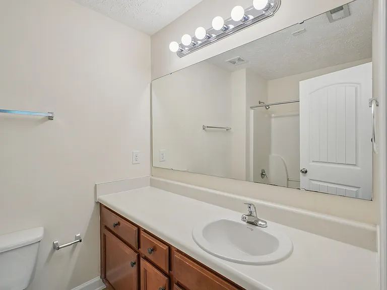 Summerlyn Cottages — Photo 16