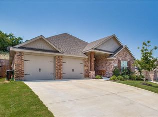 541 Inwood Street, Benbrook, TX 76126