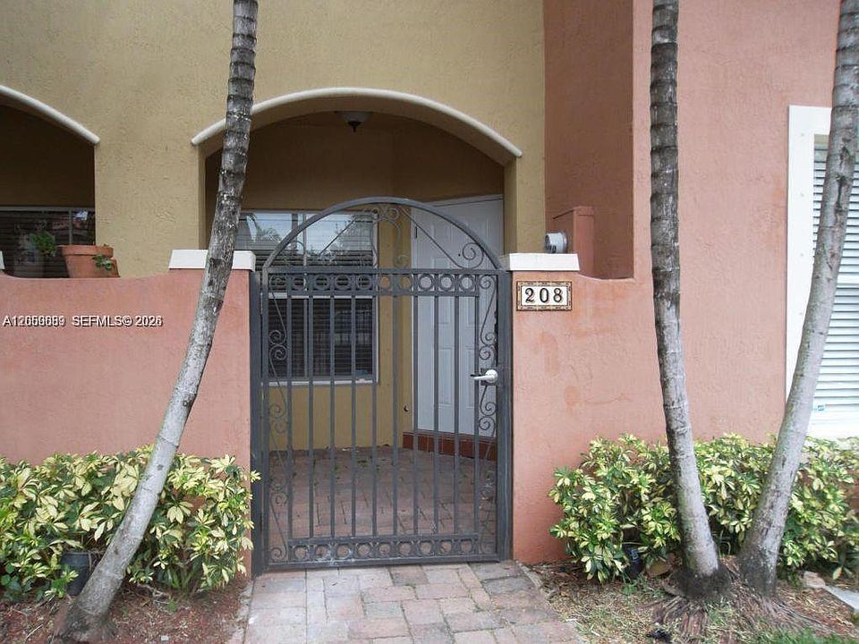 1st image of 208 Lake Monterey Cir