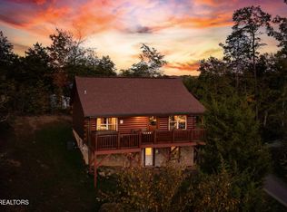 670 Magic Kingdom Ln, Sevierville, TN 37876