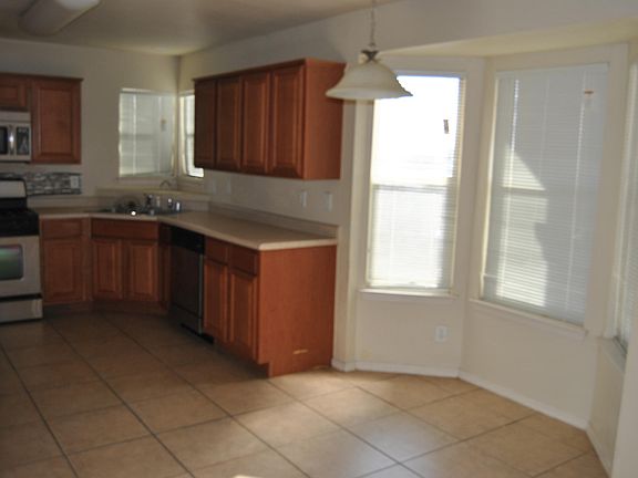 4th image of 6125 Camden Lake St