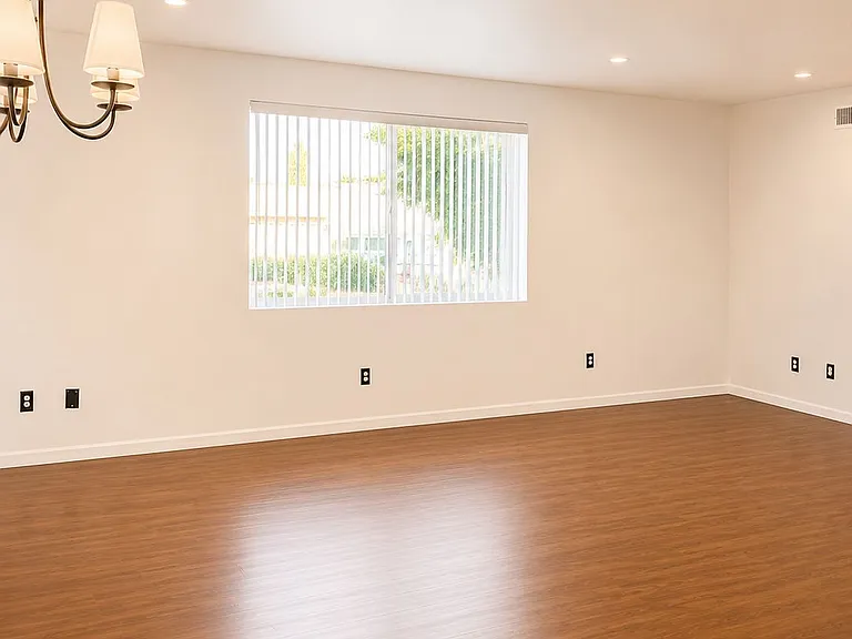 10756 Camarillo St #201 — Photo 9