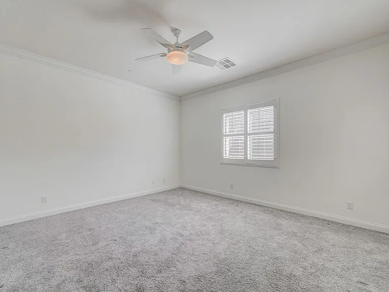 933 Everest Peak Ave — Photo 22