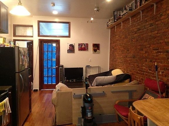 4th image of 325 Nostrand Ave