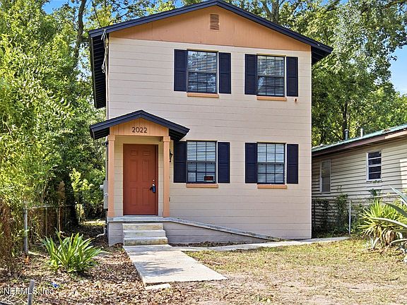 2nd image of 2022 W 13TH Street