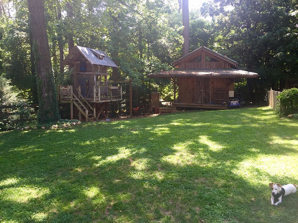 2nd image of 1101 Canterbury Rd