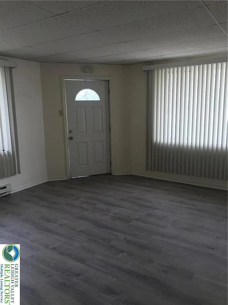 1 bed, 1.0 bath, 650 sqft, $1,400 — Photo 2
