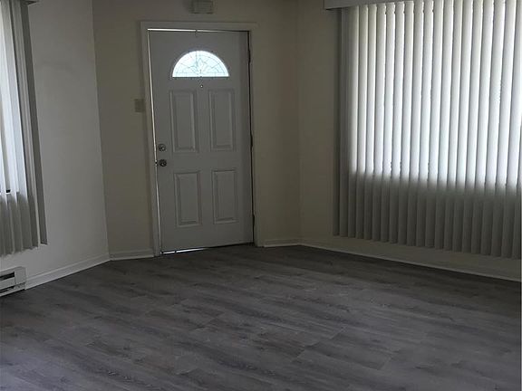 2nd image of 3550 Linden St APT B