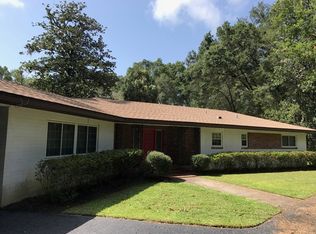 831 E Park Ave, Chiefland, FL 32626