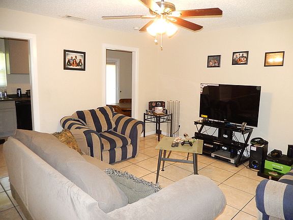 5th image of 879 Bahama Dr