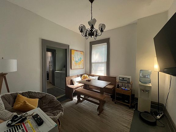 4th image of 862 Neil Ave