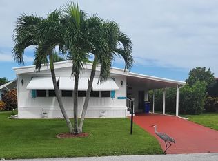 7124 SE Bluebird Cir, Hobe Sound, FL 33455