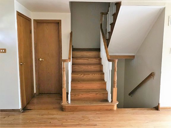 3rd image of 18W177 Buckingham Ln