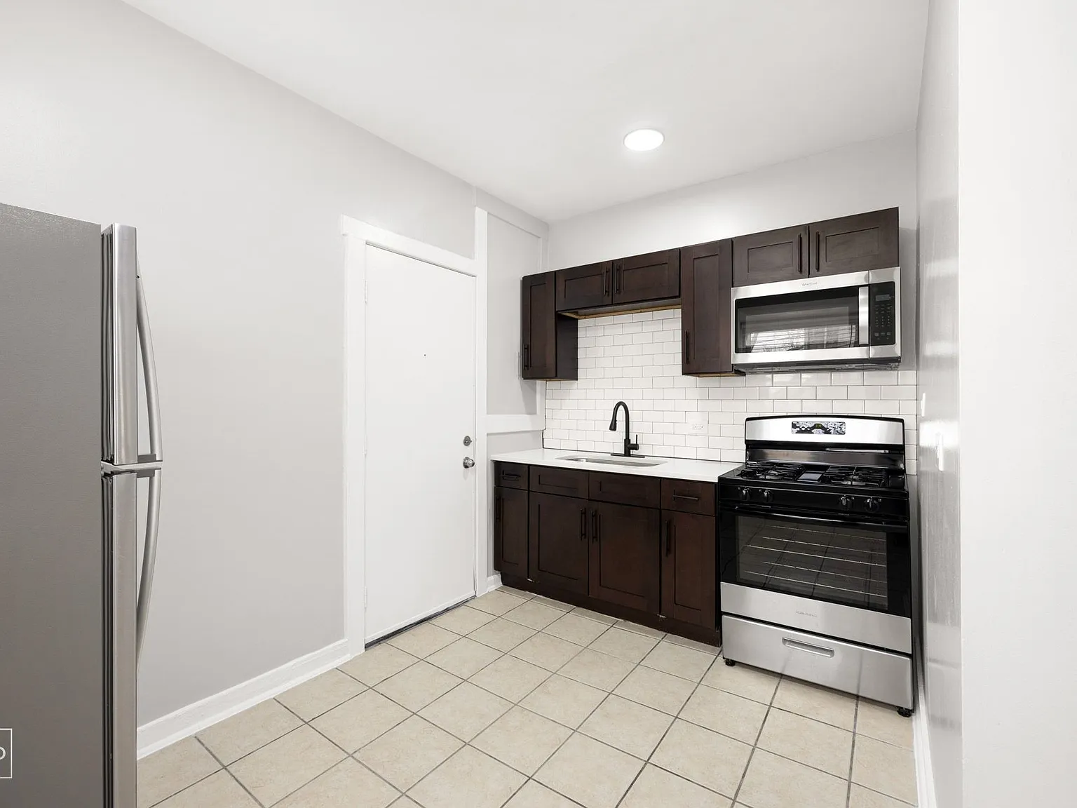 4720 S Drexel — Photo 3