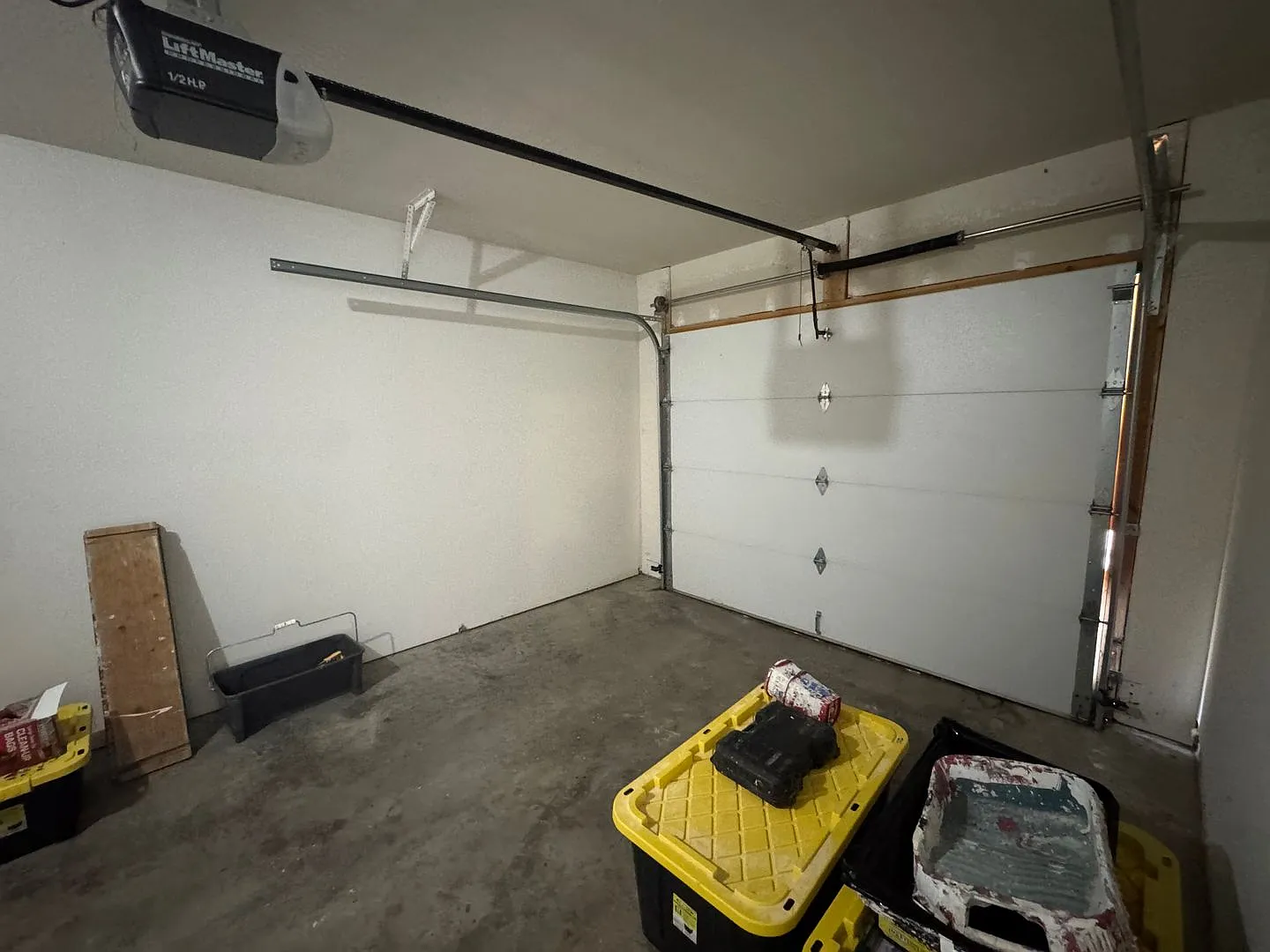 3 Bedrooms & 2 Bath — Photo 2