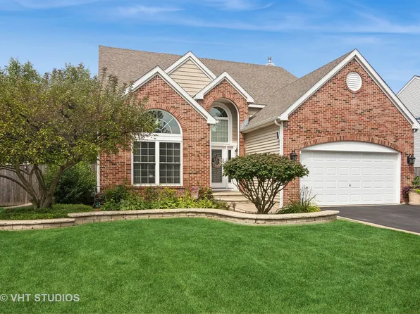 150 Rushmore Dr, Bartlett, IL 60103