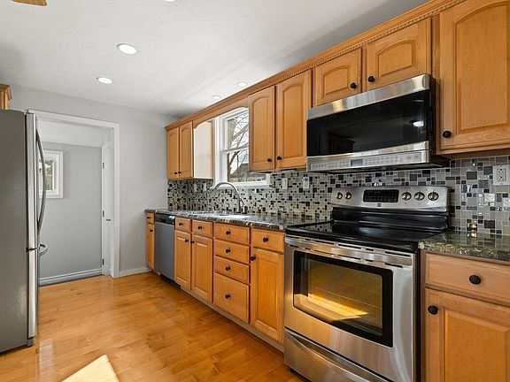 4th image of 26 Eugenia St