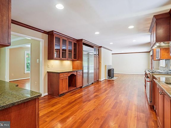 5th image of 5805 Three Penny Dr