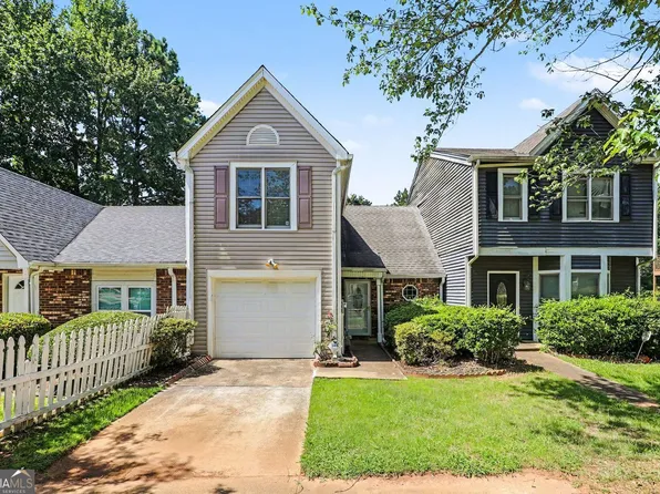 384 Lakeridge Ct, Riverdale, GA 30274