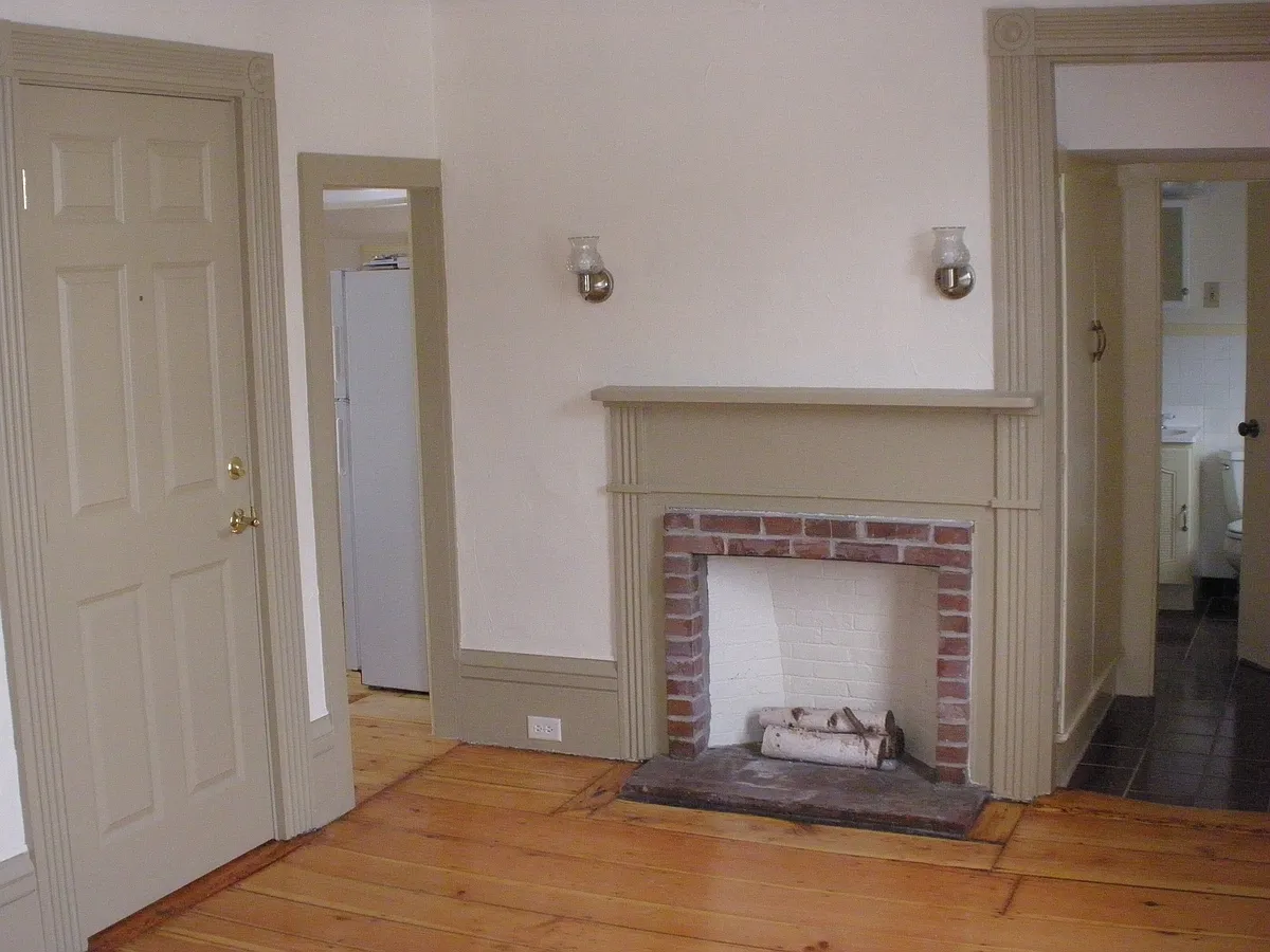 LR looking toward Kitchen - 76-78 High St #4