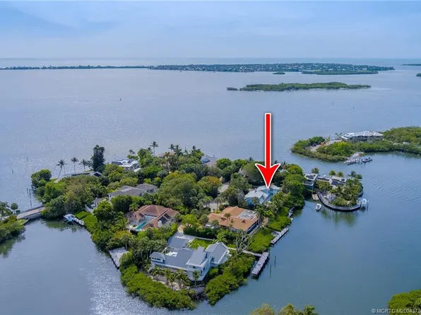 27 Simara St, Sewalls Pt, FL 34996