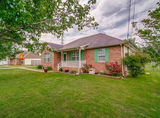 111 Merlin Dr, Murfreesboro, TN 37127